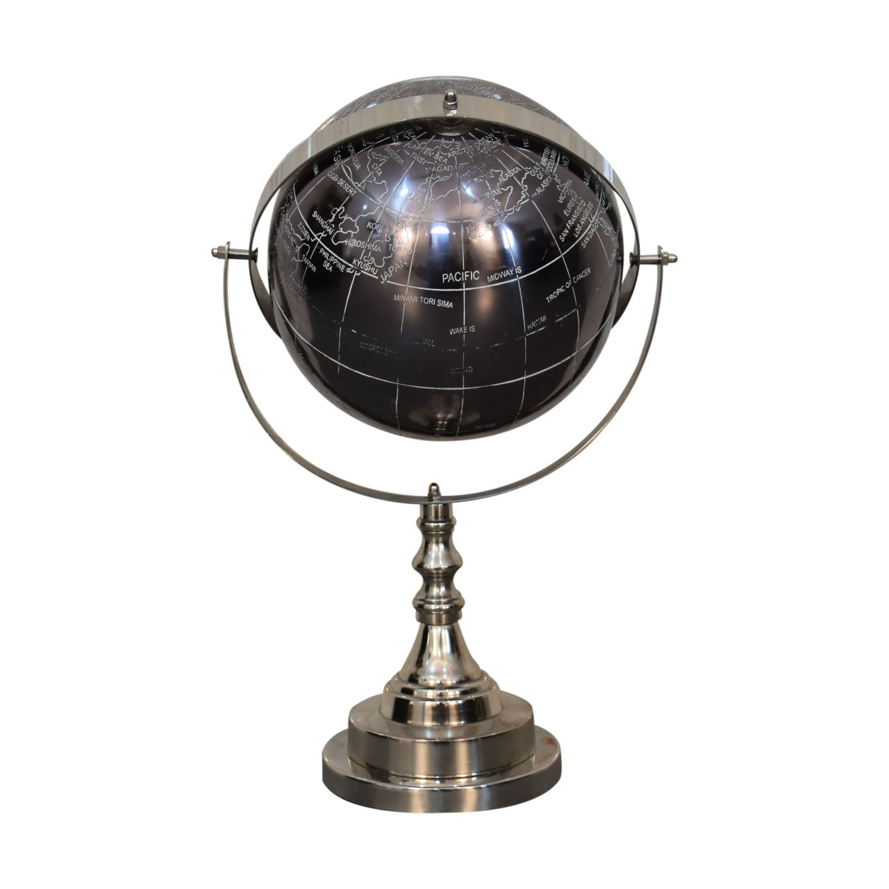 Globe noir avec cadre chromé