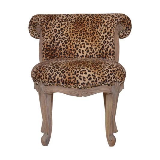 Chaise cloutée à imprimé léopard